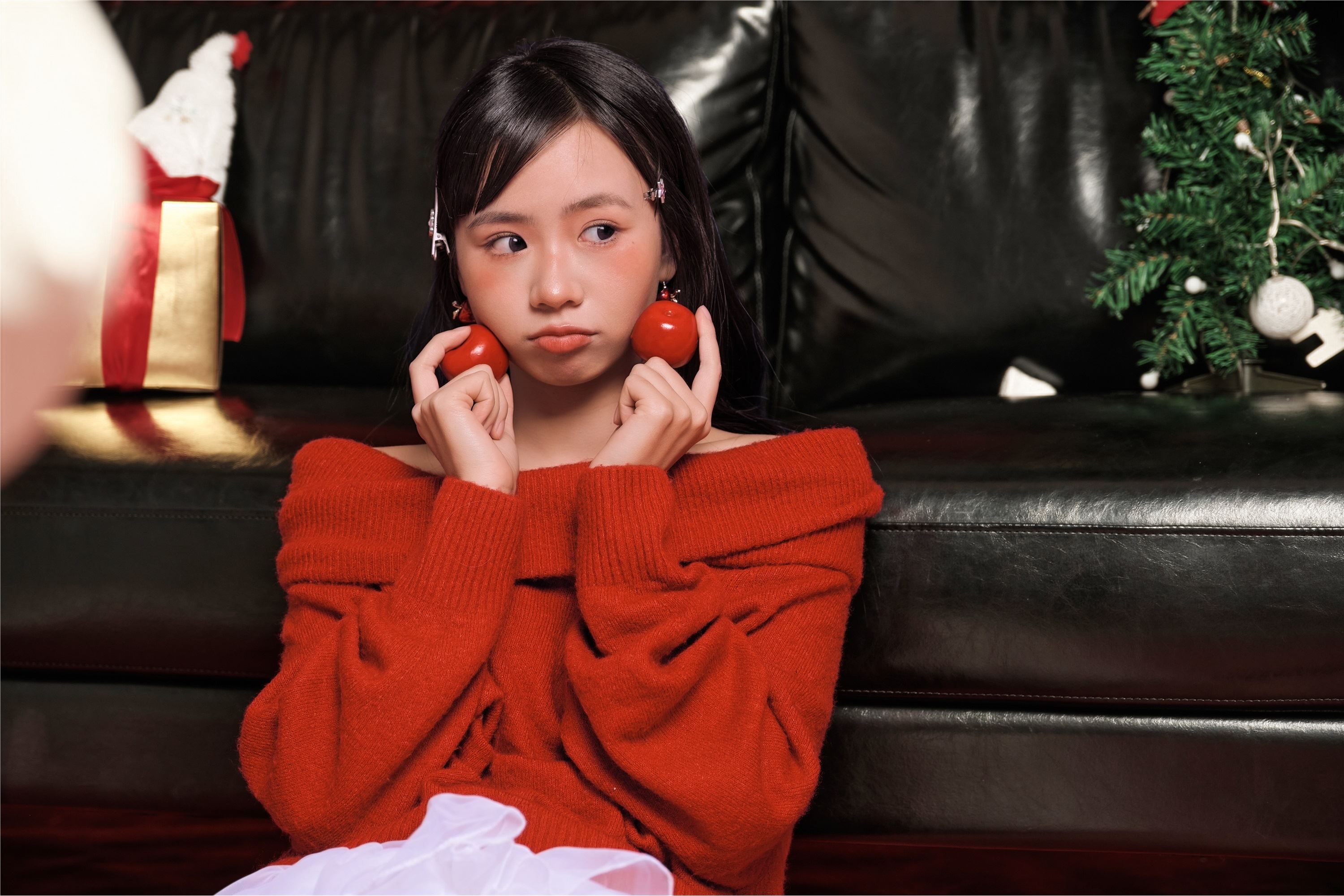 YITUYU艺图语 2025.02.01 红色圣诞 是三金呀